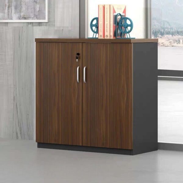 2 door wooden office credenza cabinet. - Image 3